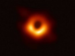 Universo insólito: primer agujero negro fotografiado se mueve y cambia su forma y brillo