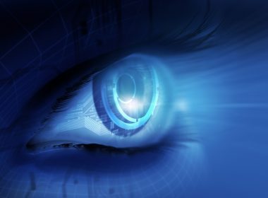 Médicos se preparan para implantar el primer «ojo biónico» del mundo
