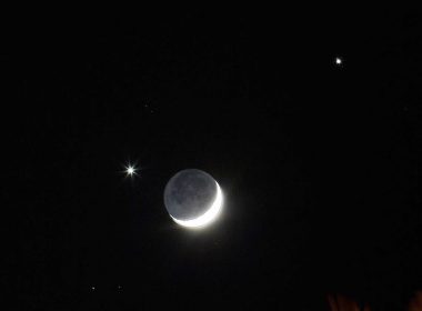 Mira hoy: Luna, Júpiter y Saturno forman un triángulo en el cielo