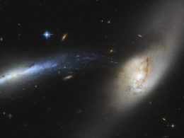 Telescopio Espacial Hubble observa una "tromba cósmica" en esta deslumbrante imagen