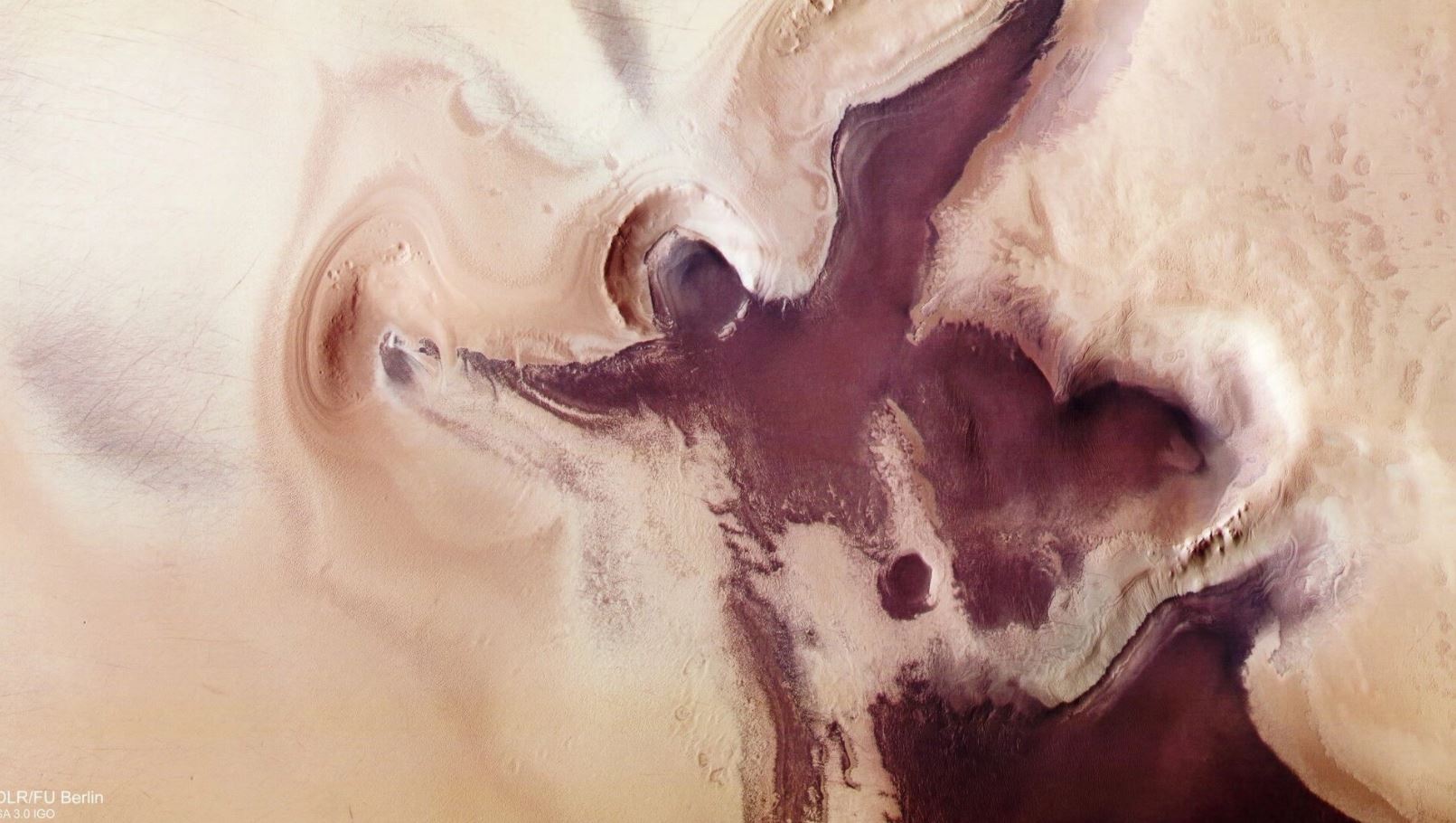 "Ángel", "demonio" y "corazón rojo sangre" aparecen en el polo sur de Marte