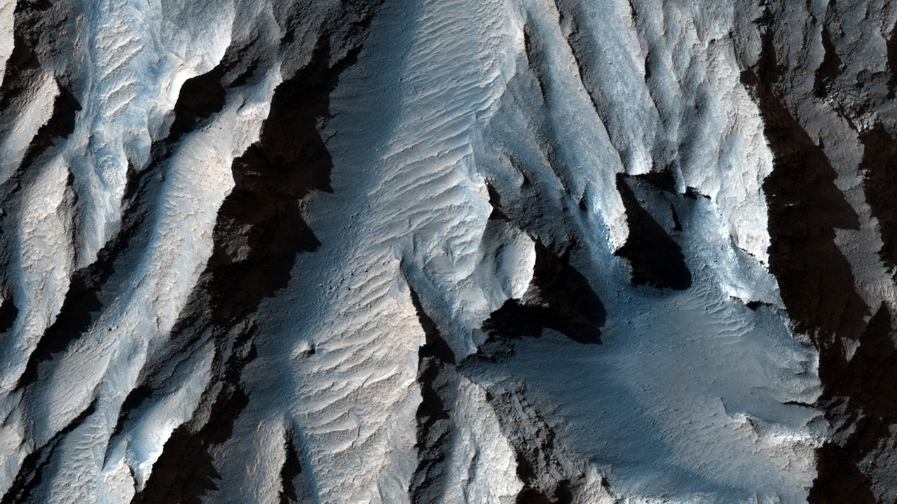 Revelan impresionantes imágenes del "Gran Cañon de Marte"
