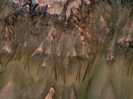 Misteriosas rayas en Marte podrían ser causadas por hielo derretido