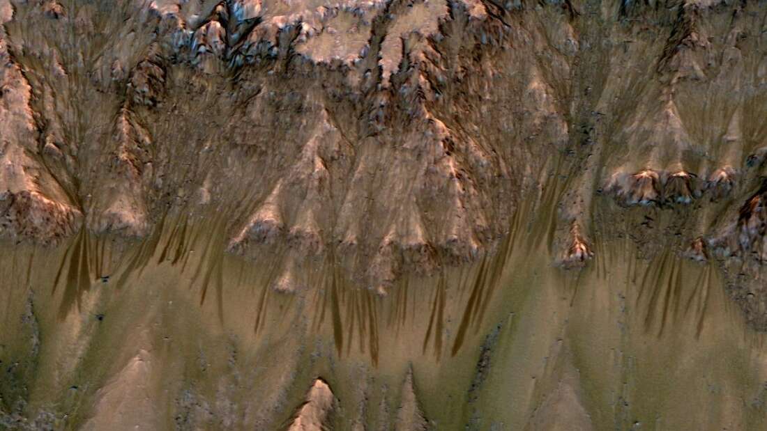 Misteriosas rayas en Marte podrían ser causadas por hielo derretido
