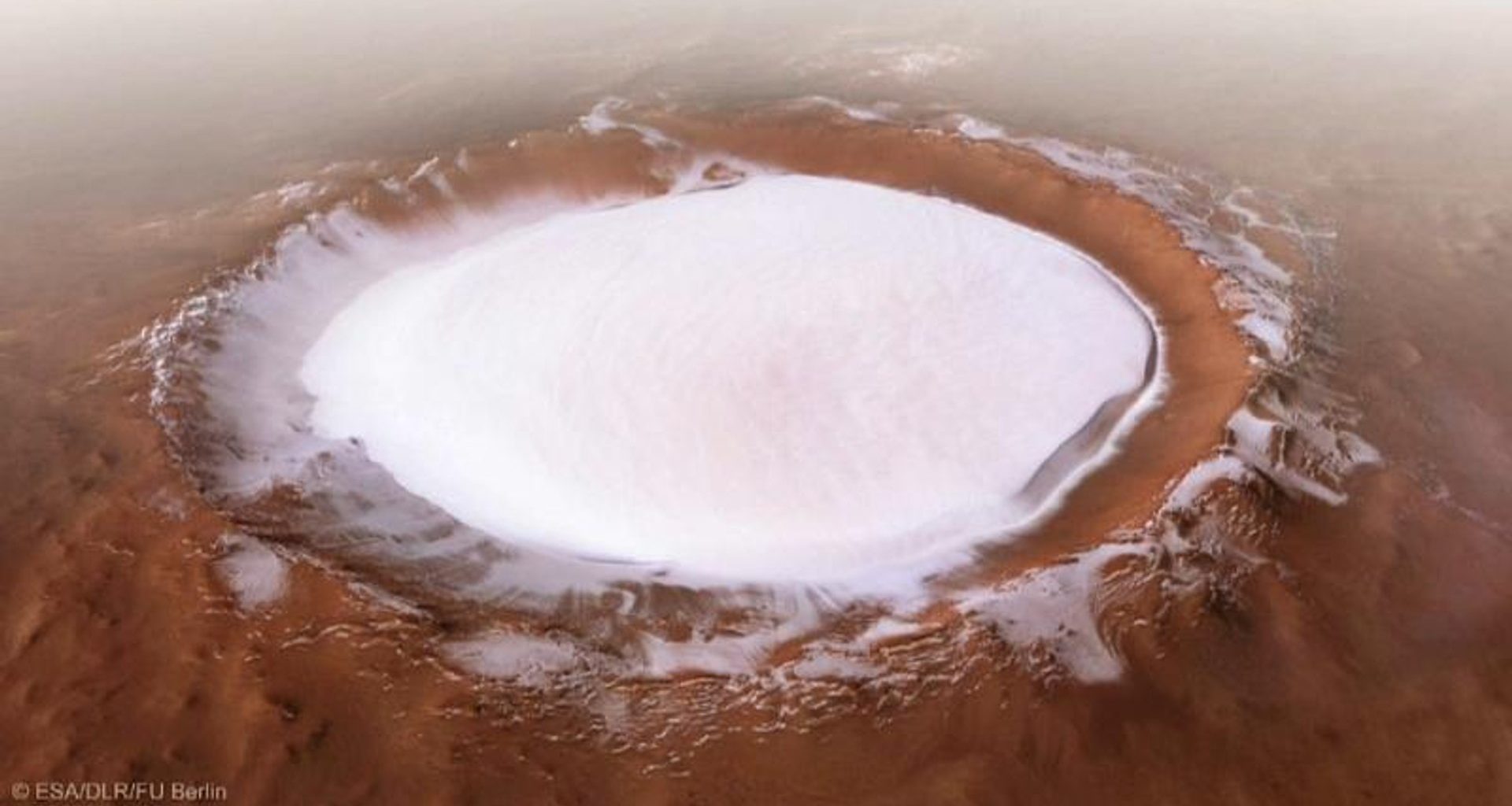 Existe mucha agua helada bajo la superficie de Marte, según nuevo mapa