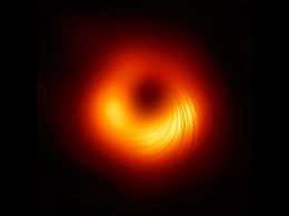 Astrónomos fotografían el campo magnético en el borde de un agujero negro por primera vez