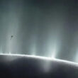 Telescopio James Webb detecta un enorme géiser en Encélado y que lanza agua al espacio