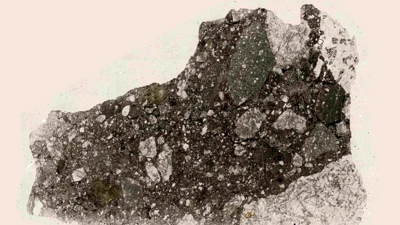 Meteorito lunar demuestra que la corteza lunar de 4.000 millones de años era rica en agua