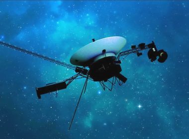 Nave espacial Voyager encontró una "pared" de entre 30.000 y 50.000 kelvin en el límite del Sistema Solar